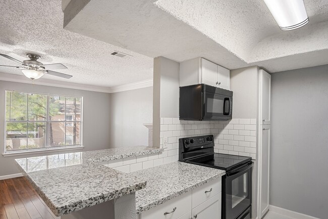 Building Photo - 7402 Alabonson Rd Unit 510