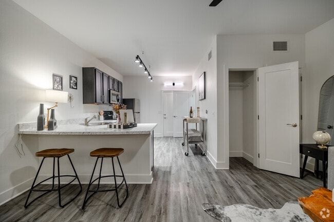 Studio - 564SF - Dining Room - Hi Tone Lofts