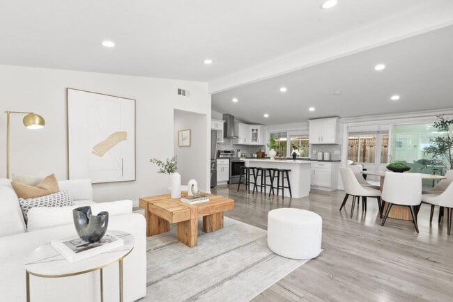 Photo - 786 Lakewood Dr