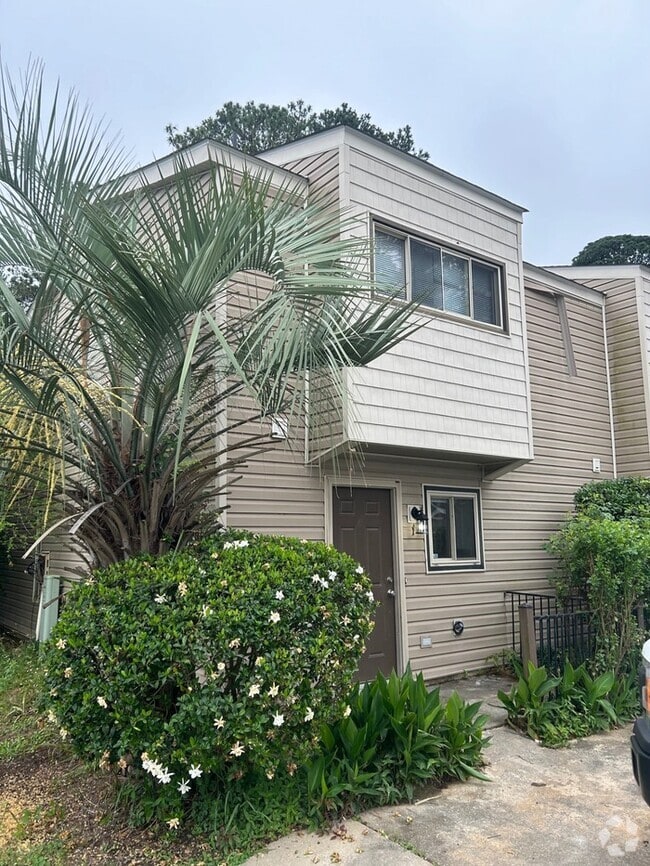 Building Photo - 240 Jamil Rd Rental