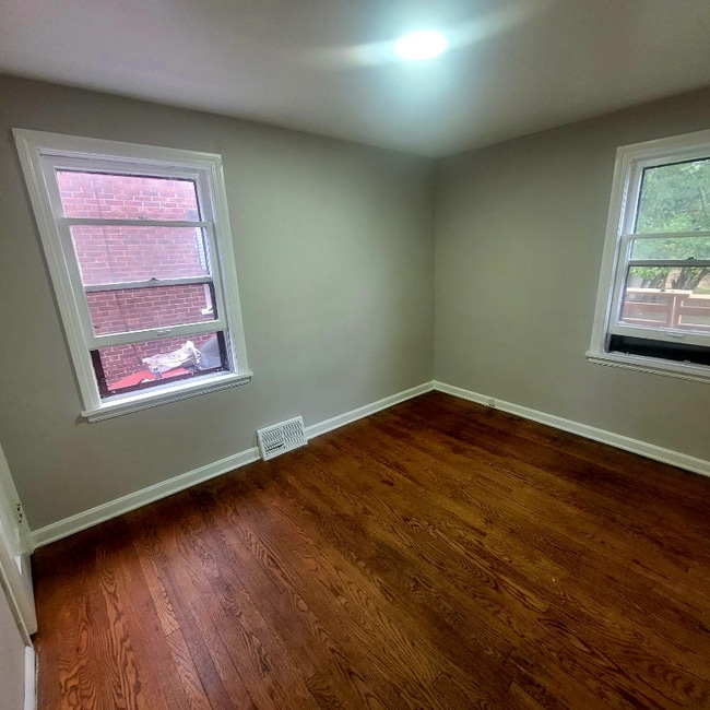 Photo - 5713 South Blvd