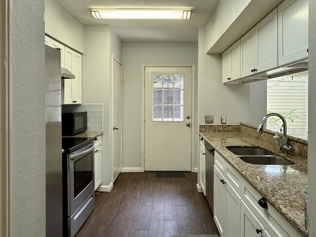 Photo - 1922 Augusta Dr Unidad 1/16