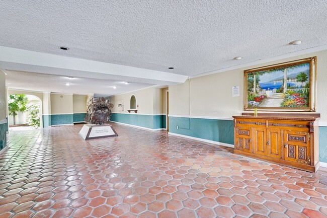 Photo - Top Floor Unit - Balcony - Elevator Access - Community Pool & Tennis Court Unidad 318