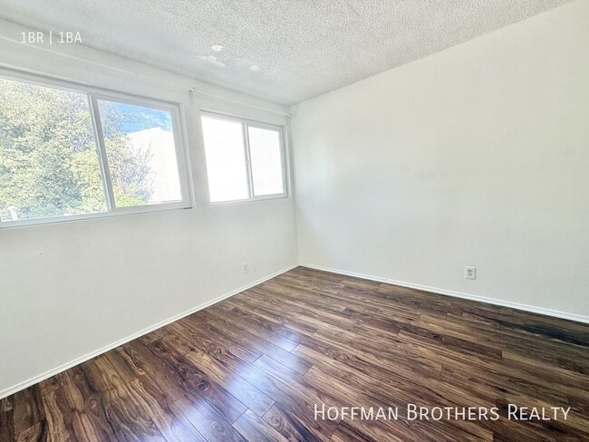 Photo - 4033 Sunset Blvd Unit 4