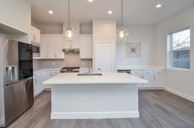 Photo - 9577 Neuens Rd