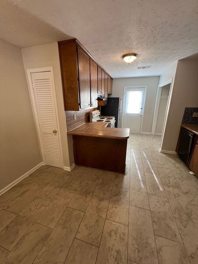 Photo - Beautiful 2 bedroom 2 bathroom ranch duplex Now Ready!