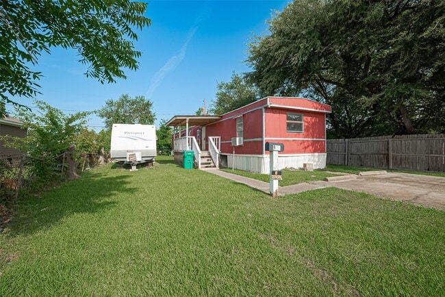 Photo - 914 Davis St
