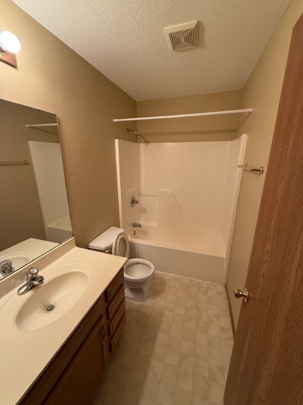 Photo - 801 Brittany Ct