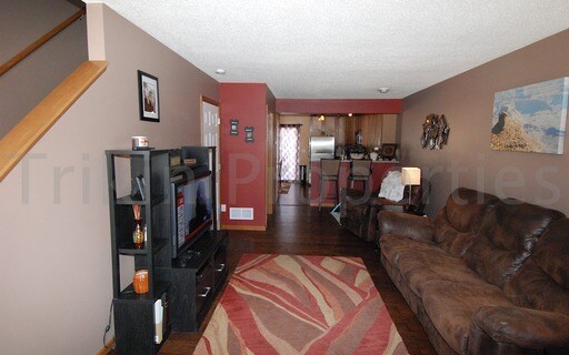 Photo - 1880 Fisher Way