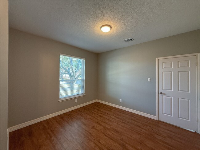 Photo - 209 McVoy Dr