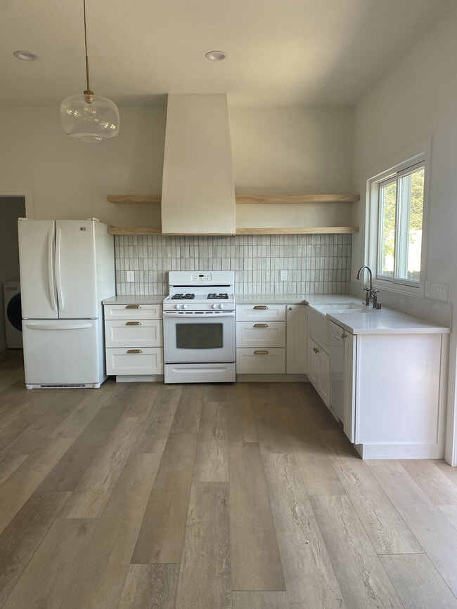 Photo - 1392 Calle Crisantemo