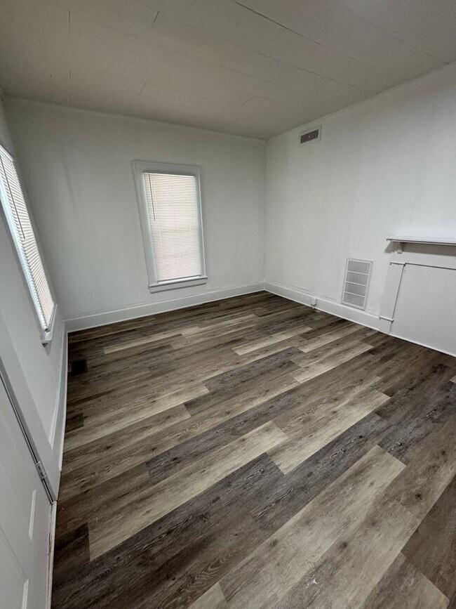 Photo - Spacious 2 bedroom, 1 bathroom house is Madisonville, KY