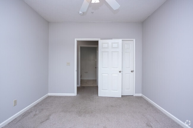 2BR, 2BA - 1,327SF