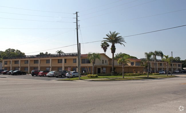 Building Photo - Palms of Belleair