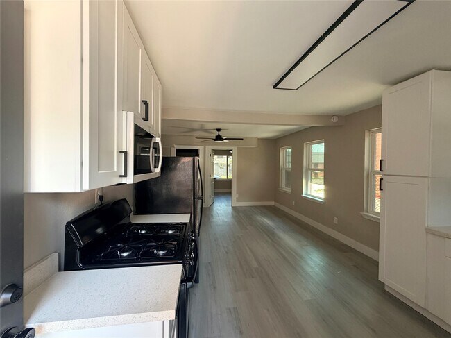 5014 Jefferson St Unit 21