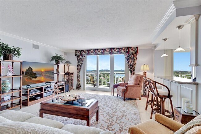 Building Photo - 500 Ocean Dr Unit W11B Rental