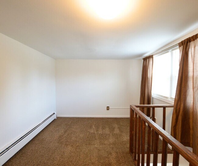 Photo - 523 Fostertown Rd