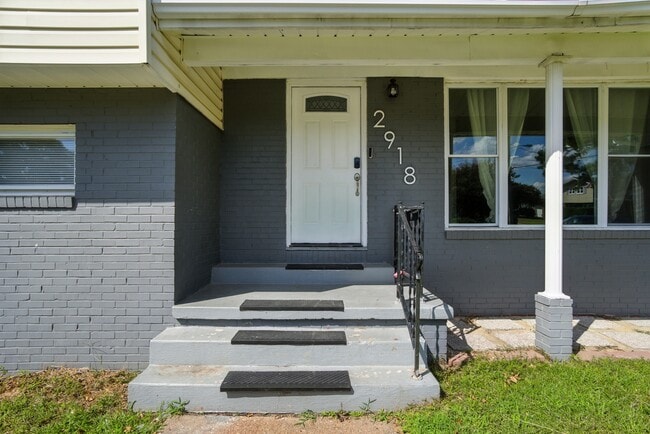 Photo - 2918 Somerset Ln