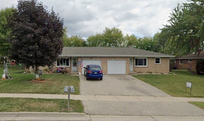 Building Photo - 647 Dunn Ave