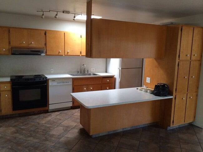 405 Jardin Pl