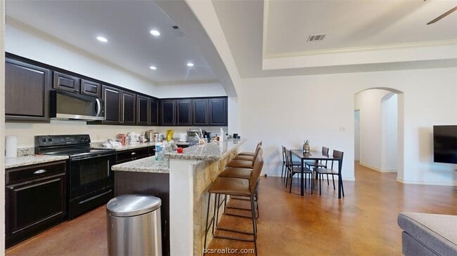 413 Hayes Ln