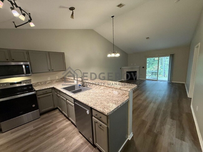 Photo - 4254 Peak Ln NE