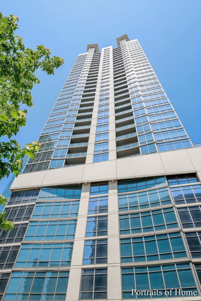 Building Photo - 100 E 14th St Unit 3202 Rental