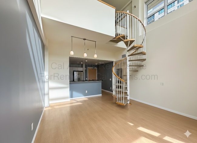 Photo - 1 Lakeside Dr