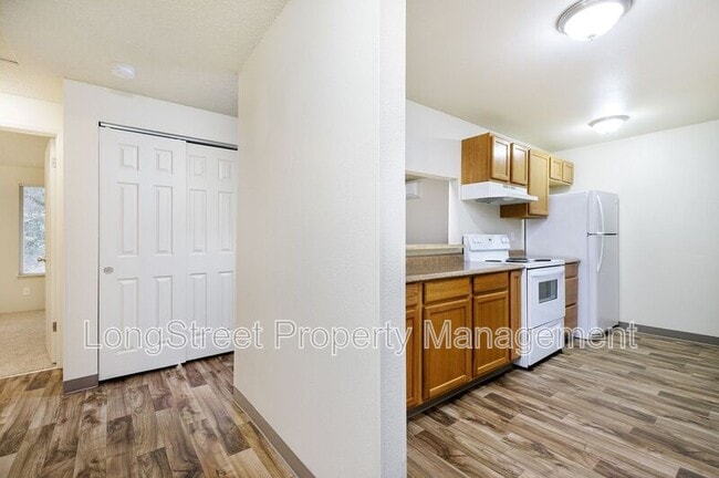 Photo - 11353 SW Greenburg Rd Unit B