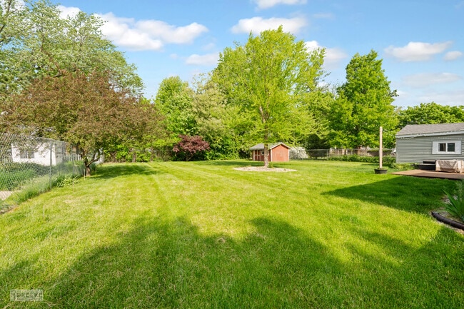 Photo - 405 N Bridge St