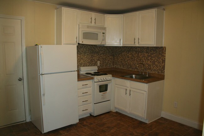 Kitchen - Florence Ridge Apartments