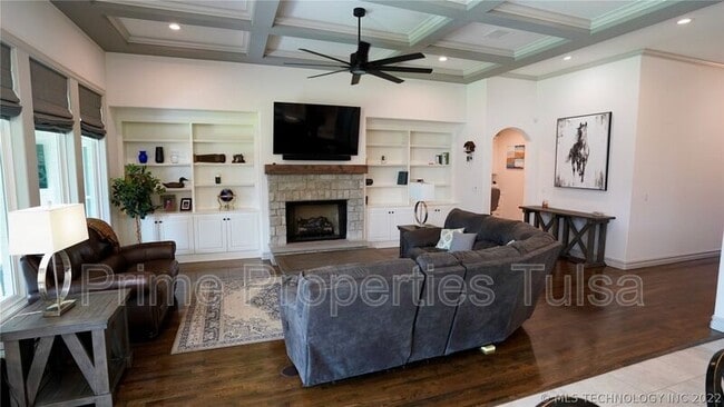 Photo - 12912 S 6th St