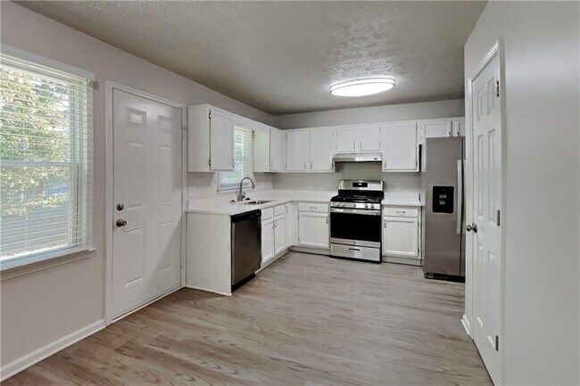 Photo - 1800 Baynard Ct NW