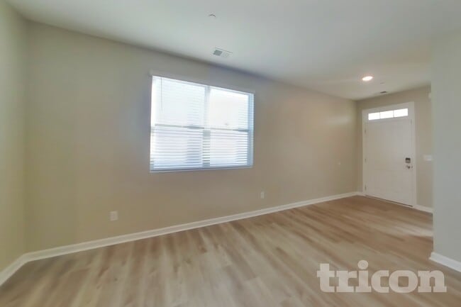 Photo - 338 Victory Cir