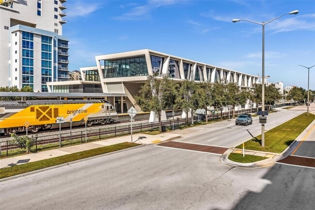 Photo - 410 Evernia St Condo Unit 112