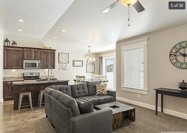 Photo - 5196 Ryanne Way