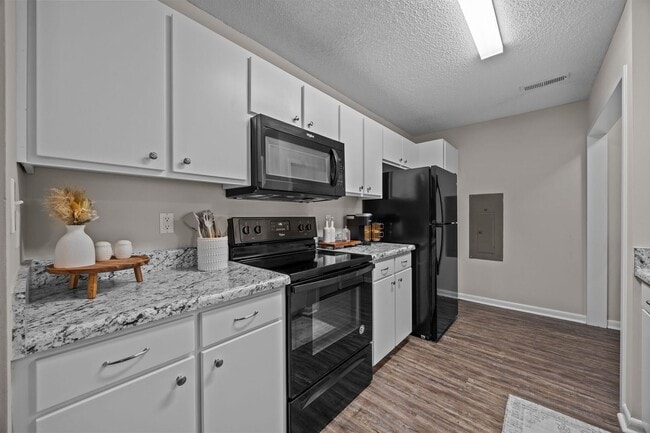 Photo - FULLY FURNISHED EXCLUSIVE SHORT AND MIDTER...