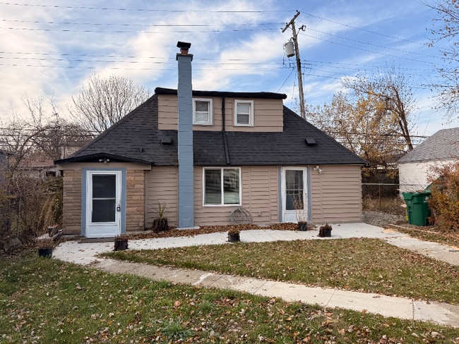 Building Photo - 24591 Valley Ave