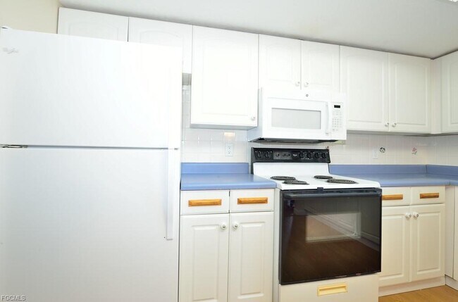 Photo - 1579 25th St SW