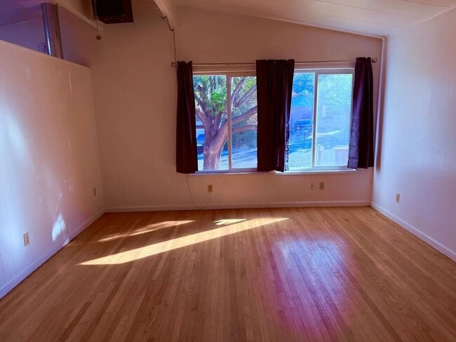 Photo - 28 Westwood Way