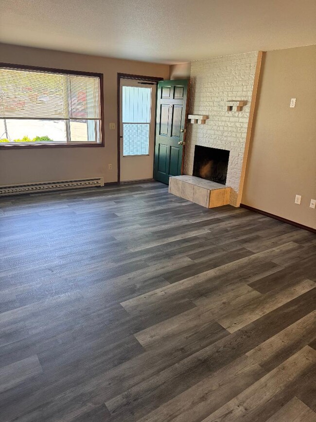 Photo - 18035 Weaver Ct Unit 18035 Weaver Ct
