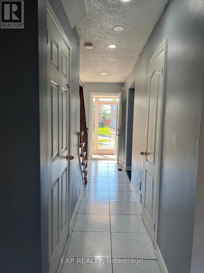 Photo - 17 Calmist Crescent