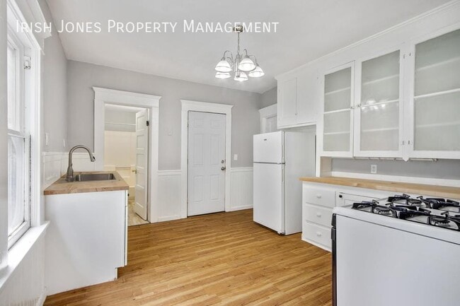 Photo - 1899 Seneca St Unit Apt. 2