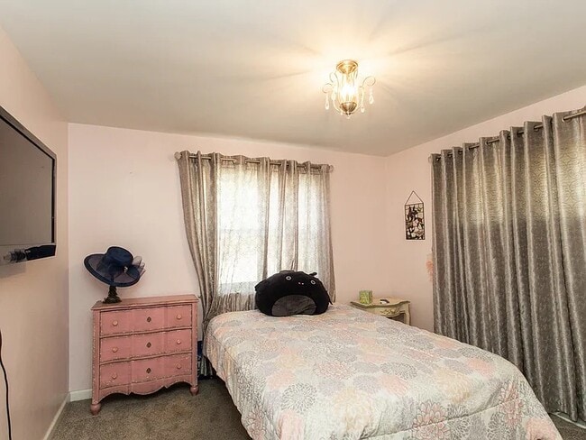 Photo - 122 Maple Ave