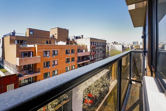 Photo - 399 E 8th St Unidad 6-C