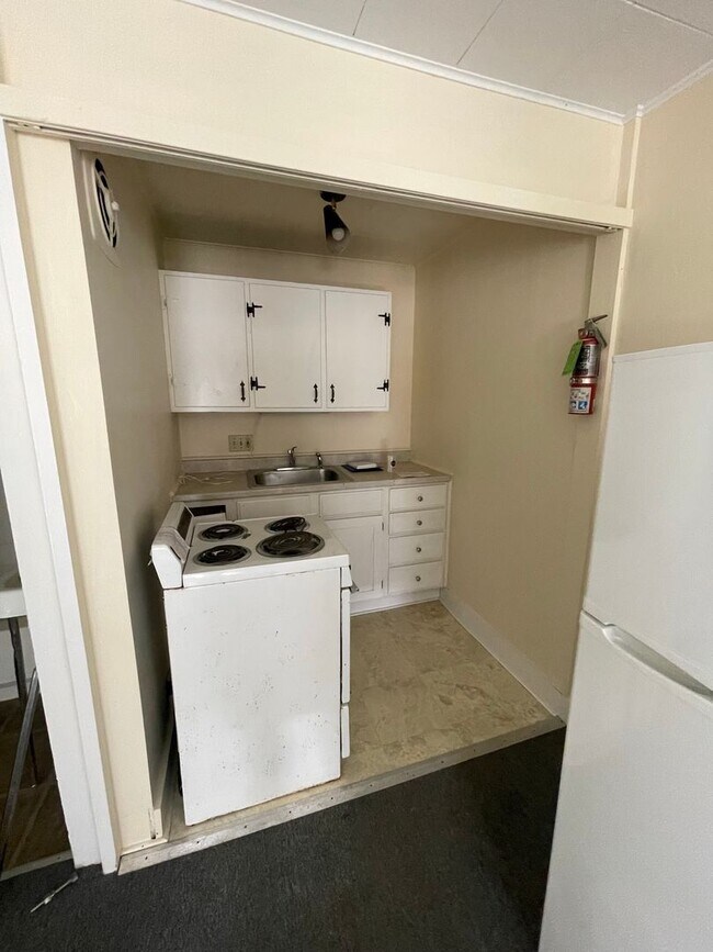 188 Cliff St Unit 4