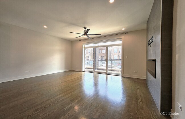 Photo - 3620 W Diversey Ave