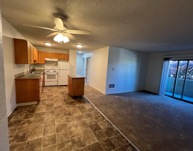 Building Photo - 17260 SW Heritage Ct Unit 69 Rental
