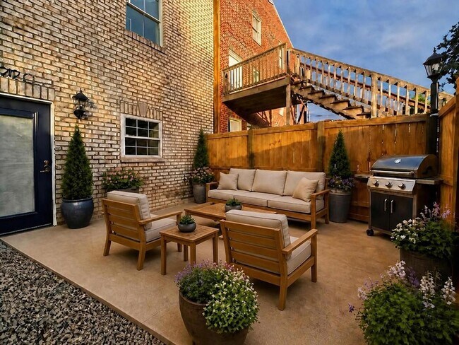 1208 Gay St Unit C