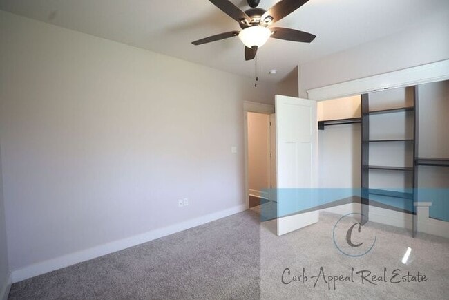 Photo - Beautiful 4 bed, 2 bath home - Bridger Par...